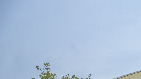 Ubicada en la concurrida intersección de las avenidas Central y Mott, la biblioteca es la pieza central de la revitalización del centro de Far Rockaway./Matthew Lapiska/DDC