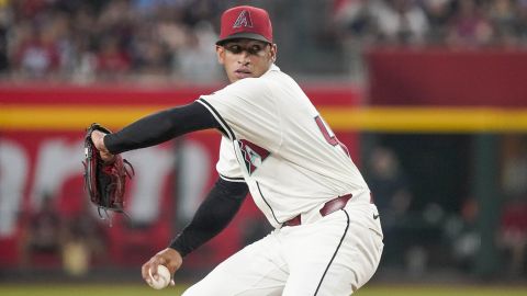 Yilber Díaz en su debut con Arizona Diamondbacks en la MLB.