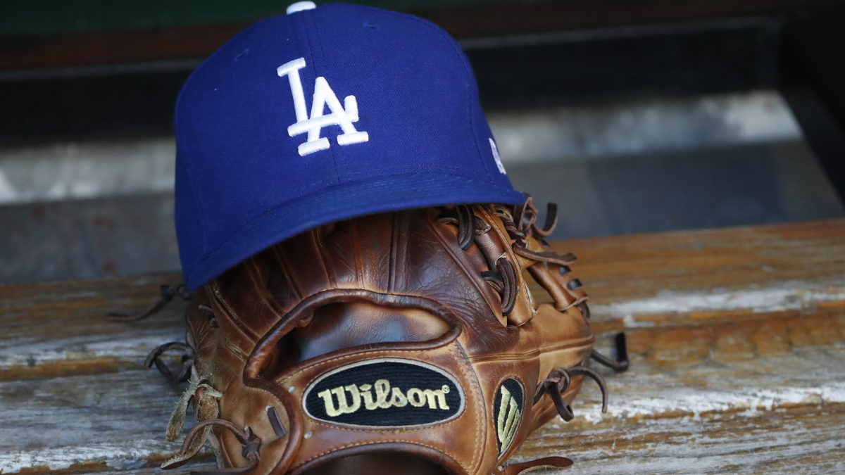 Mexicano de 14 años firmó contrato con los Dodgers y se hizo viral por grabar reacción de su madre