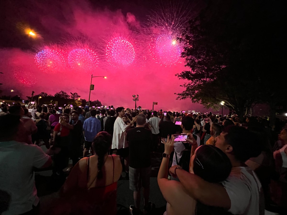 Autoridades refuerzan operativos para garantizar la seguridad en celebración del 4 de Julio y piden colaboración a los neoyorquinos