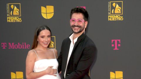 Evaluna Montaner acompañada de su esposo Camilo.