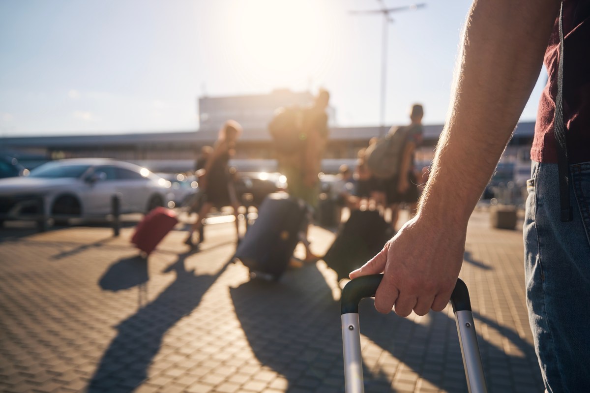 Experta en viajes revela trucos para salir rápido de un aeropuerto