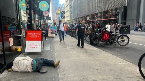 Anuncia plan para devolver el orden al centro de Manhattan.