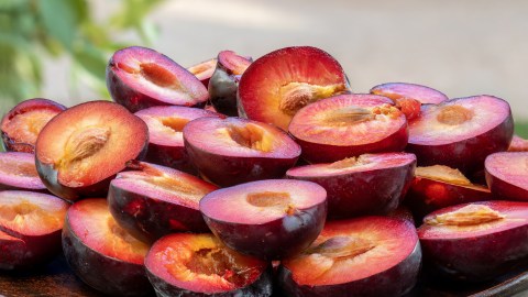 Ciruelas, fruta rica en proteínas