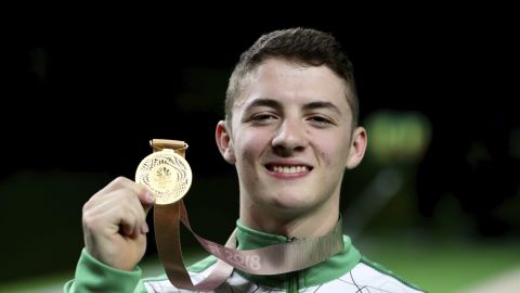 El medallista de oro Rhys Mcclenaghan de Irlanda del Norte.