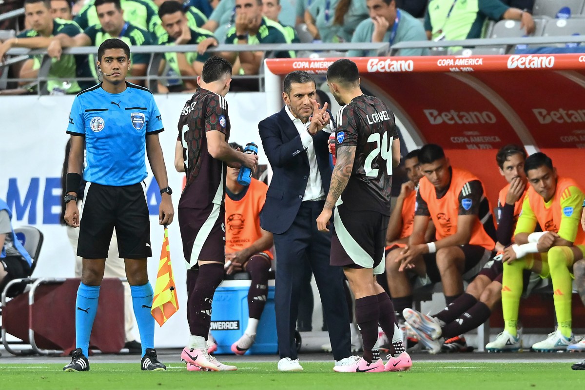Jaime Lozano descarta que México esté perdido tras su eliminación de Copa América