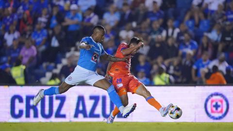 El jugador colombiano renovó su contrato con Cruz Azul hasta el 2028.