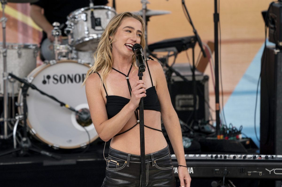 Ingrid Andress, la artista hija de un entrenador de la MLB que sigue siendo viral por cantar ebria en el Home Run Derby