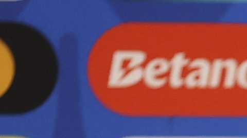Marcelo Bielsa, habla durante una conferencia de prensa de la Copa América.