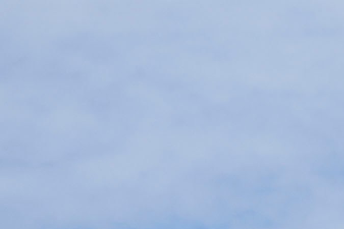 Angela Ruiz de México (izquierda), Alejandra Valencia (centro) y Ana Vázquez (derecha), celebran durante la ceremonia de entrega de medallas del equipo femenino en los Juegos Olímpicos de Verano de 2024, el domingo 28 de julio de 2024, en París, Francia. (Foto AP/Rebecca Blackwell)