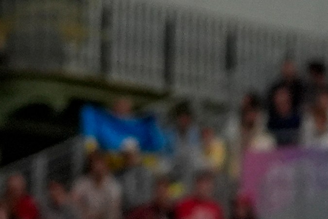 La egipcia Nada Hafez y la estadounidense Elizabeth Tartakovsky compiten en los dieciseisavos de final de sable femenino individual durante los Juegos Olímpicos de Verano de 2024 en el Grand Palais, el lunes 29 de julio de 2024, en París, Francia. (Foto AP/Andrew Medichini).