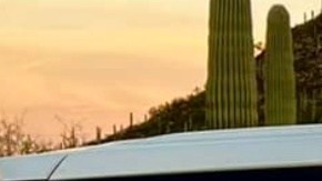 Oficiales del sheriff del condado de Pima hicieron todo para detener el automóvil.