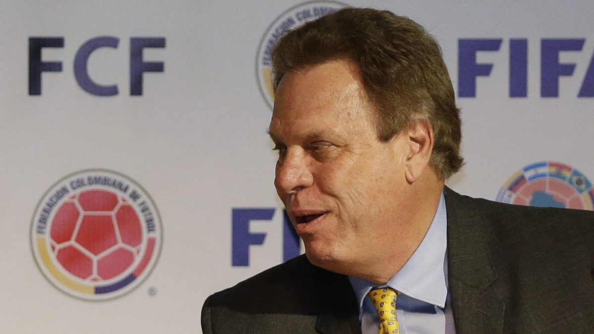 Liberan al presidente de la Federación Colombiana de Fútbol y a su hijo tras pagar fianza de $2,000 dólares