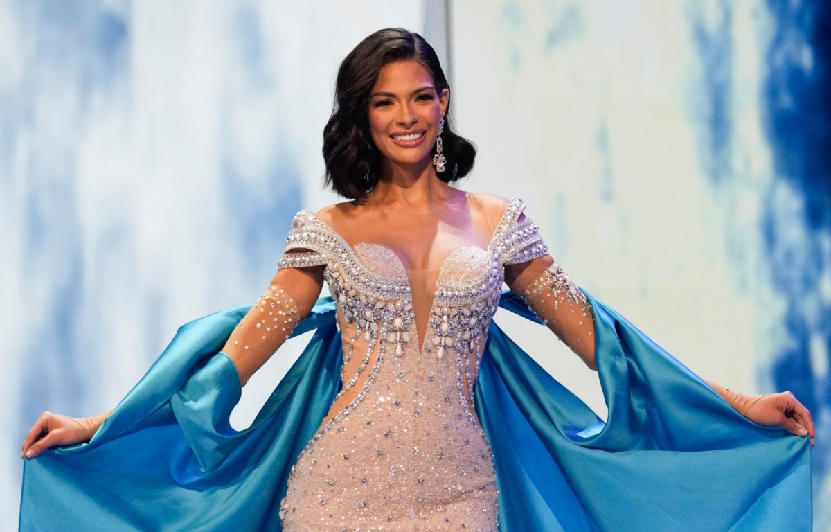 Sheynnis Palacios en Bahamas disfruta de la playa y encanta con su figura