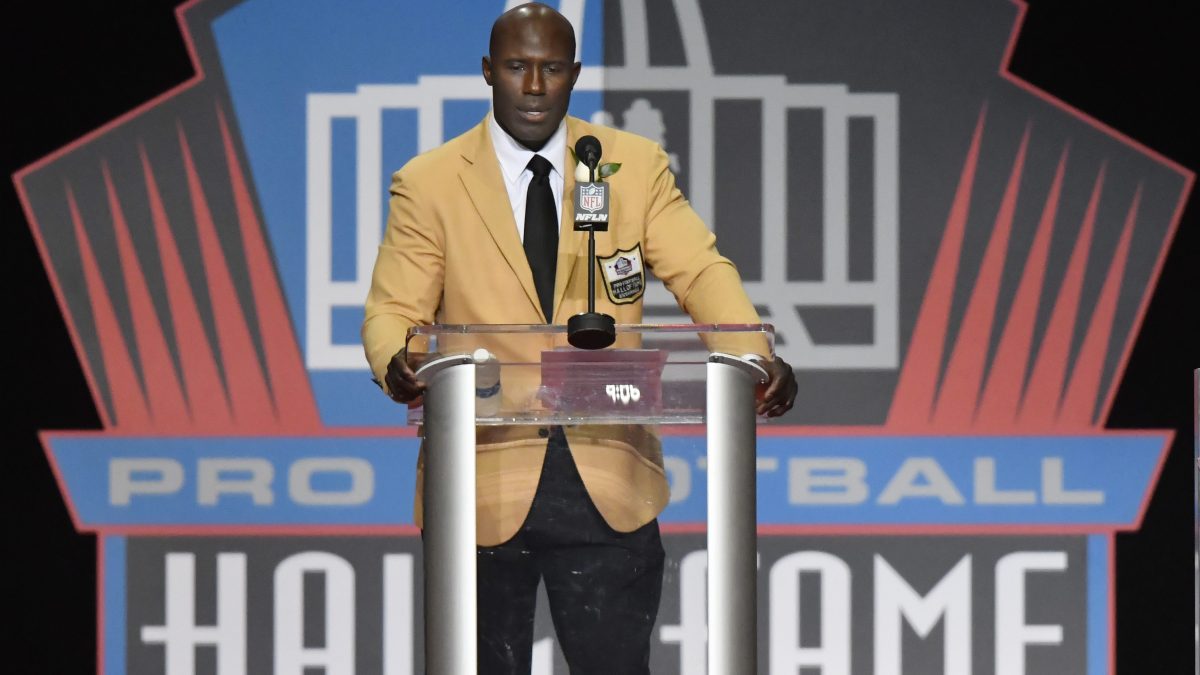 Leyenda de la NFL y miembro del Salón de la Fama, fue retenido por el FBI en un vuelo gracias a un vaso de con hielo