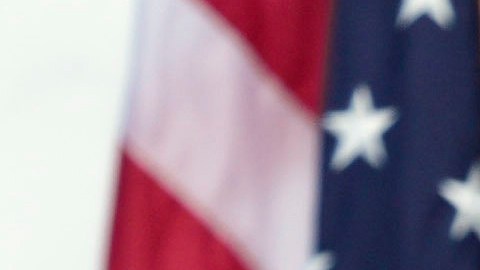 Los encuestados ven más favorablemente a Trump que a Biden en dos de los tres temas que consideran más relevantes.