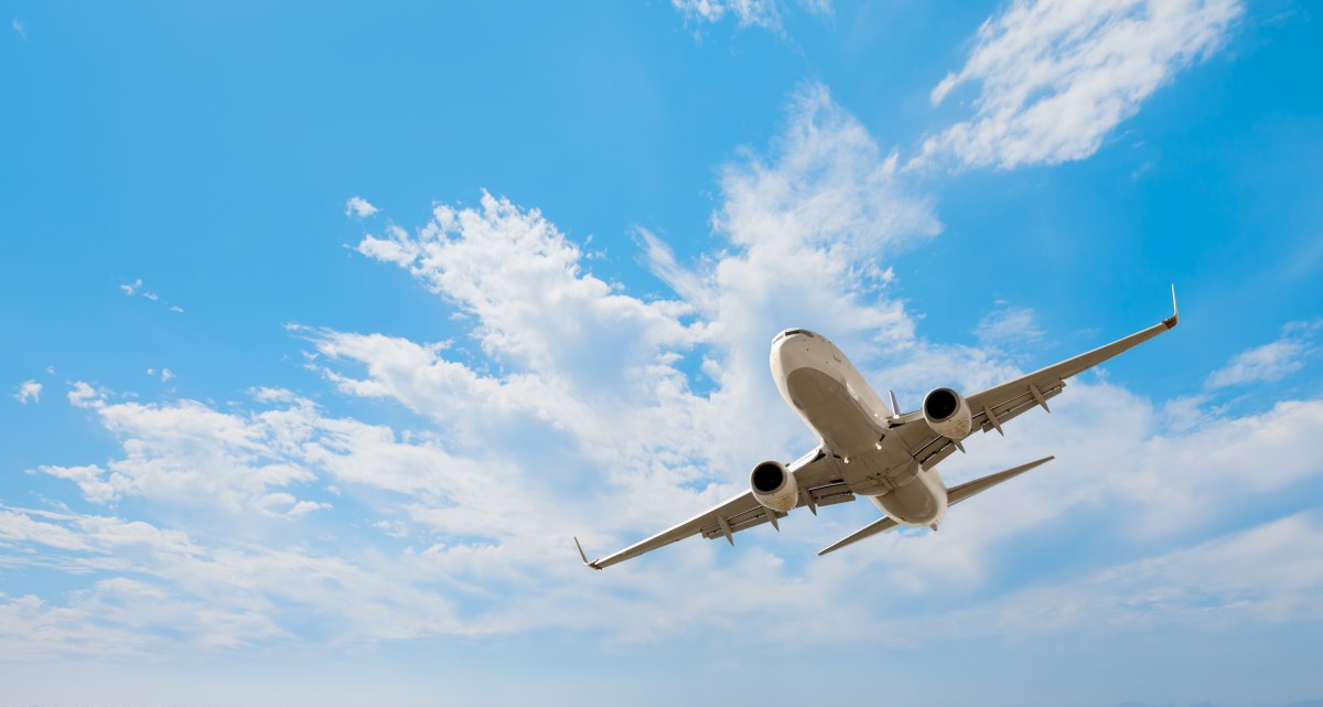Video captó el momento en el que 2 aviones en Nueva York estuvieron a punto de chocar en el aire