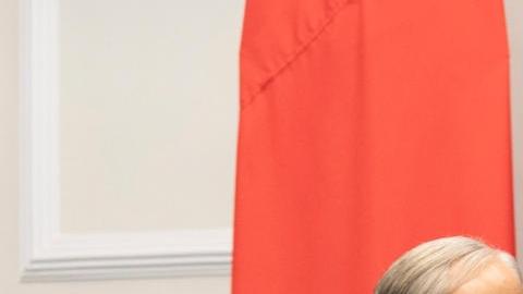 Greg Abbott, se reúne con el presidente de Taiwán, William Lai, durante su visita a la isla.
