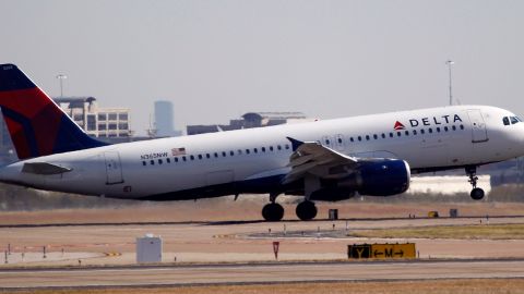 Avión Delta