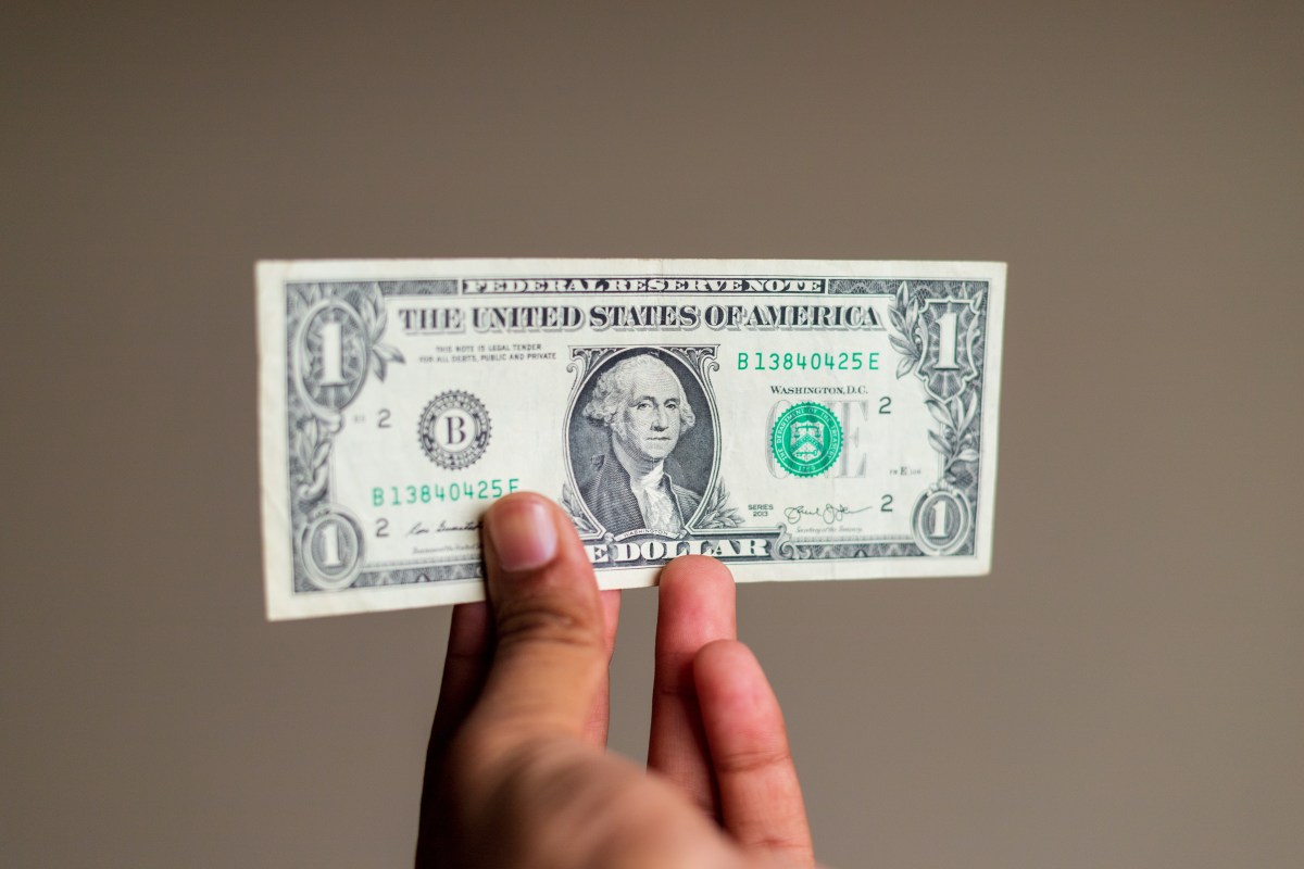 Miles de billetes de $1 dólar pueden valer más de $1,000