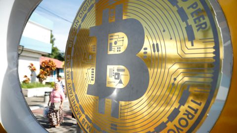 El Ejecutivo ha asignado $150 millones de dólares a un fideicomiso para la conversión de la criptomoneda a dólares