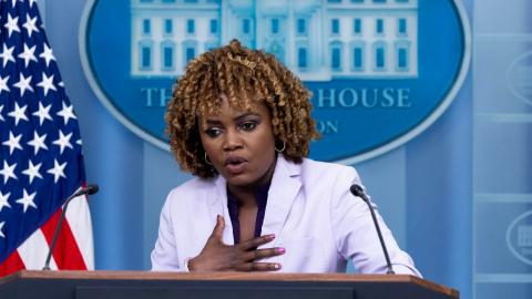 Jean-Pierre, portavoz presidencial, informó que Biden había sido visto por un neurólogo tres veces durante su presidencia.