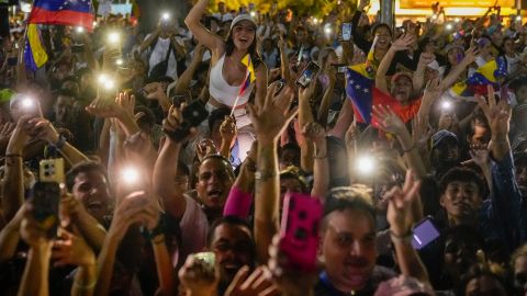 Viajaron desde Argentina a Venezuela para votar: "Si Maduro gana, nos vamos"