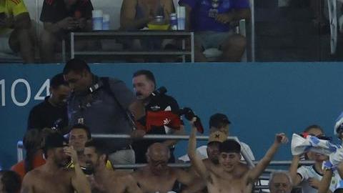 Hinchas en las gradas del Hard Rock Stadium de Miami.