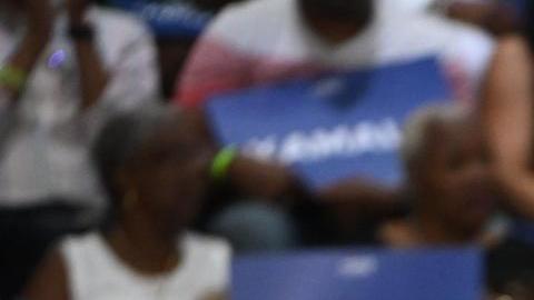 La vicepresidenta estadounidense, Kamala Harris, habla durante un mitin de campaña en el Georgia State Convocation Center en Atlanta, Georgia, EE.UU., el 30 de julio de 2024.