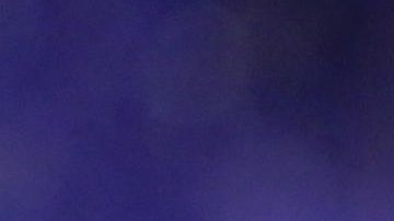 El jugador colombiano Radamel Falcao García posa durante su presentación como nuevo futbolista de Millonarios.