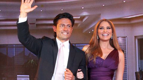 Fernando Colunga y Blanca Soto posando.