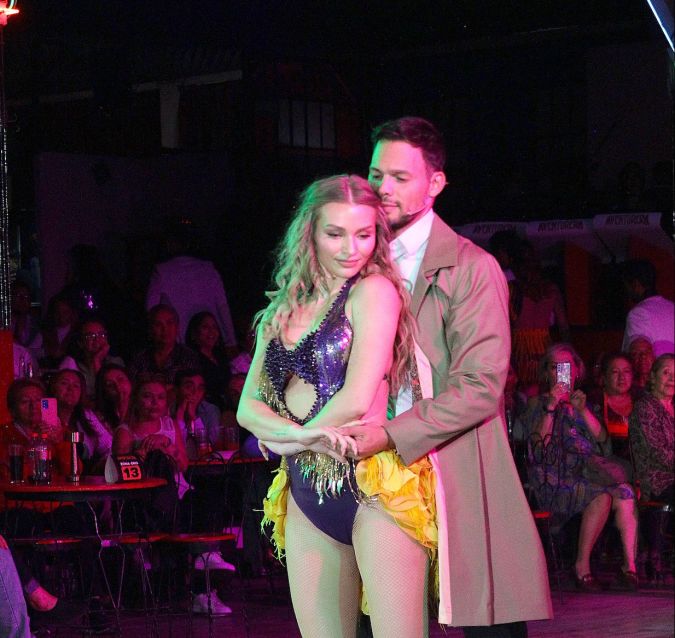 Irina Baeva y Emmanuel Palomares en la obra "Aventurera".