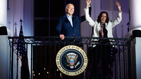 Biden dice que está comprometido en la campaña: "El nombre cambió, la misión no"