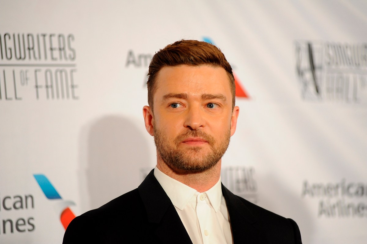 La foto del arresto de Justin Timberlake fue transformada en pintura para una galería
