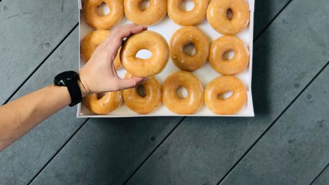 Krispy Kreme ofrece una docena de donas a precio especial