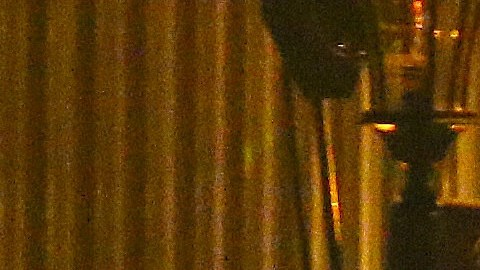 Luis Miguel actuando en un show.