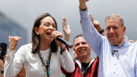 María Corina Machado aparece en pantalla de Times Square y venezolanos claman libertad