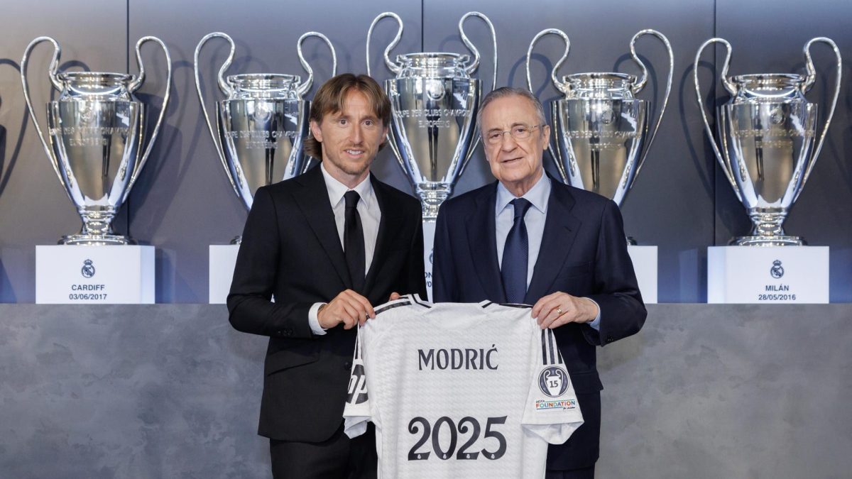 El croata Luka Modric seguirá jugando para el Real Madrid hasta 2025