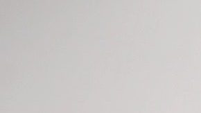 Nicki Nicole posando.