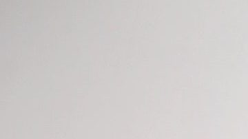 Nicki Nicole posando.