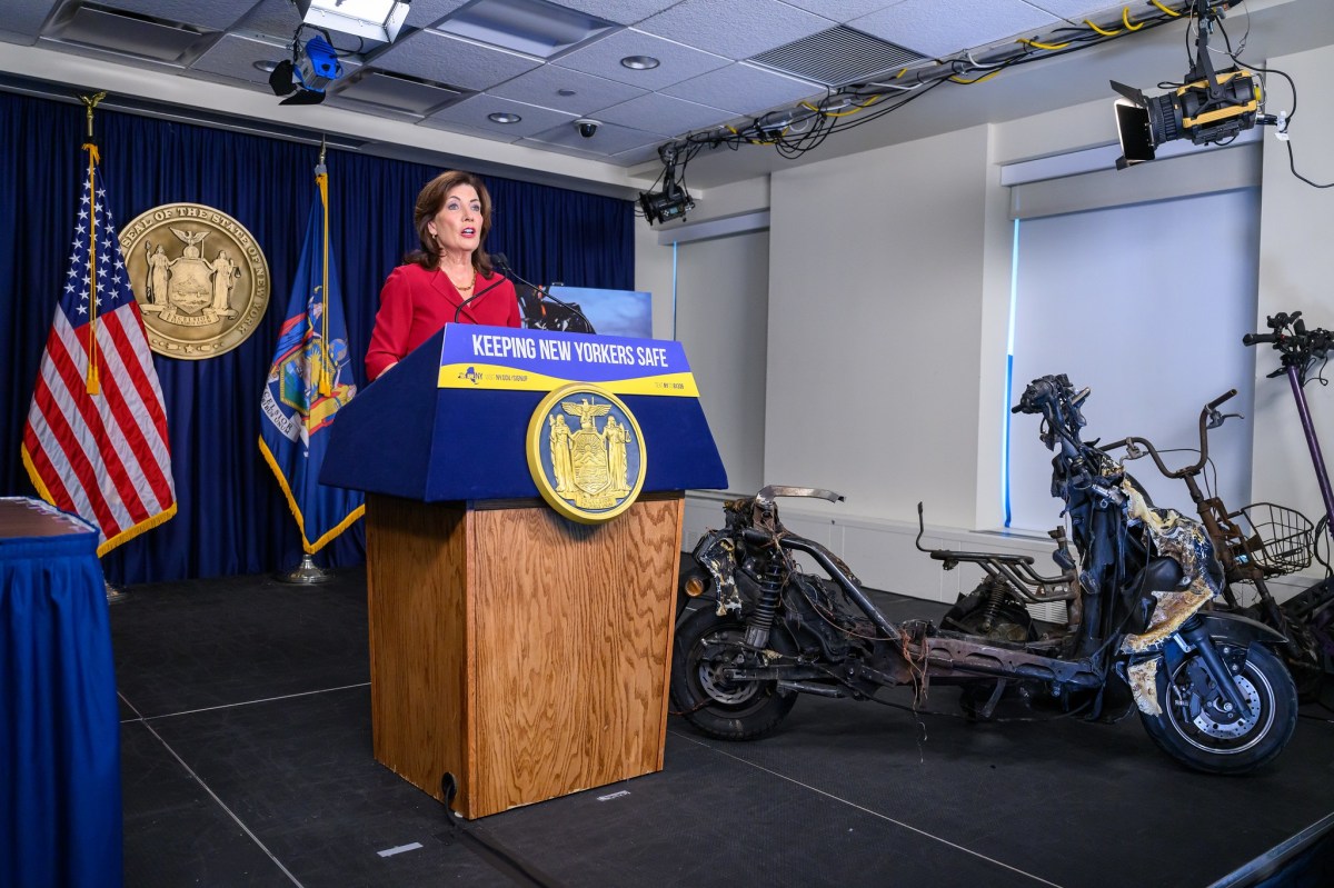 Nueva York promulga legislaciones para fomentar el uso seguro de e-bikes y baterías de litio