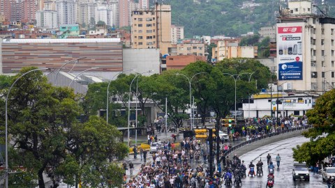 El barrio más grande de Venezuela protesta contra el "fraude electoral" de Maduro