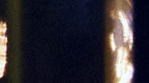 Shakira actuando en un show.