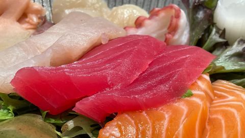 Selective,Focus,View,Of,The,Fresh,Mixed,Sashimi,Platter,With