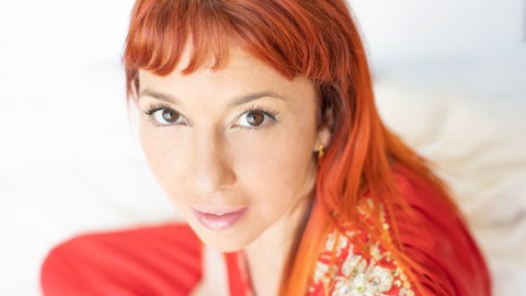 “Crecí viendo telenovelas con mi familia, y esas historias llenas de drama y emoción dejaron una marca indeleble en mí.", asegura la cantante y actriz.