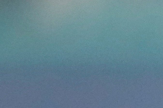 James Rodríguez sostiene el trofeo de mejor jugador del torneo tras la final de la Copa América en Miami Gardens, Florida, el lunes 15 de julio de 2024. Argentina derrotó a Colombia 1-0. (Foto AP/Julio Cortez)