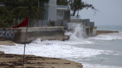 Efectos de tormenta Ernesto en Puerto Rico