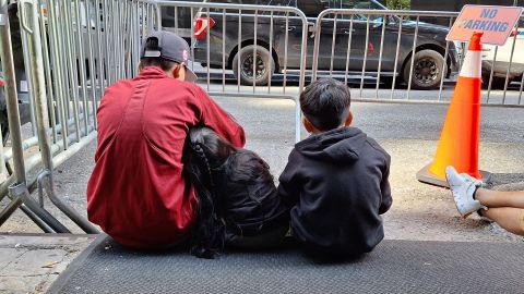 A la fecha muchos padres que viven en los refugios no saben si se moverán de condado, ciudad o estado antes de inicio de las clases.