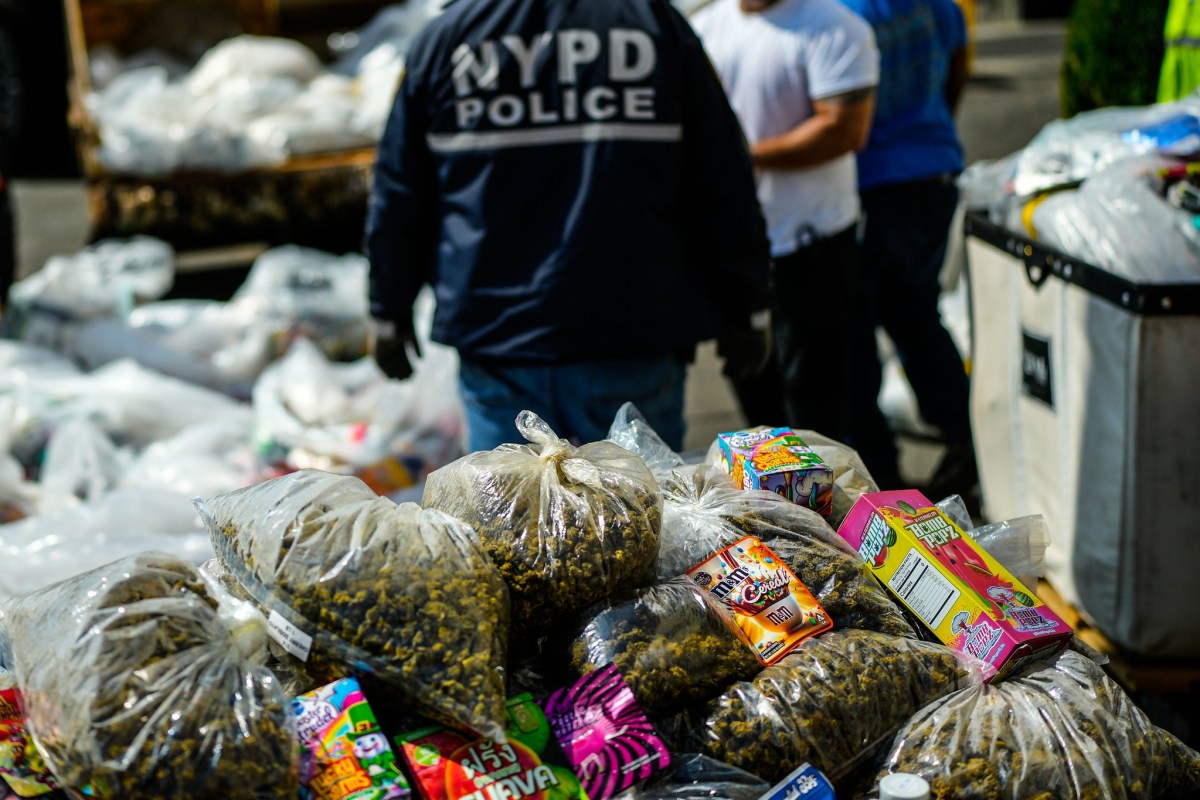 The authorities destroy four tons of cannabis