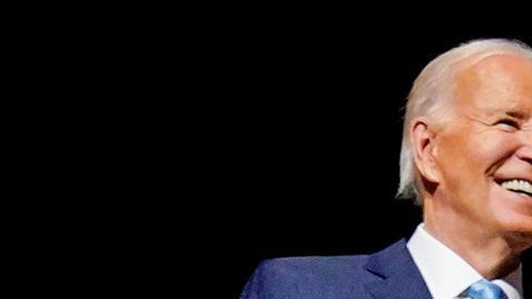 Biden bromeó al no recordar el nombre de Trump y llamarlo Donald Dump.